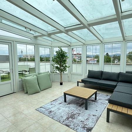 220 Qm Penthouse Wohnung Mit Fahrstuhl - Ohne Spa Mannheim Luaran gambar